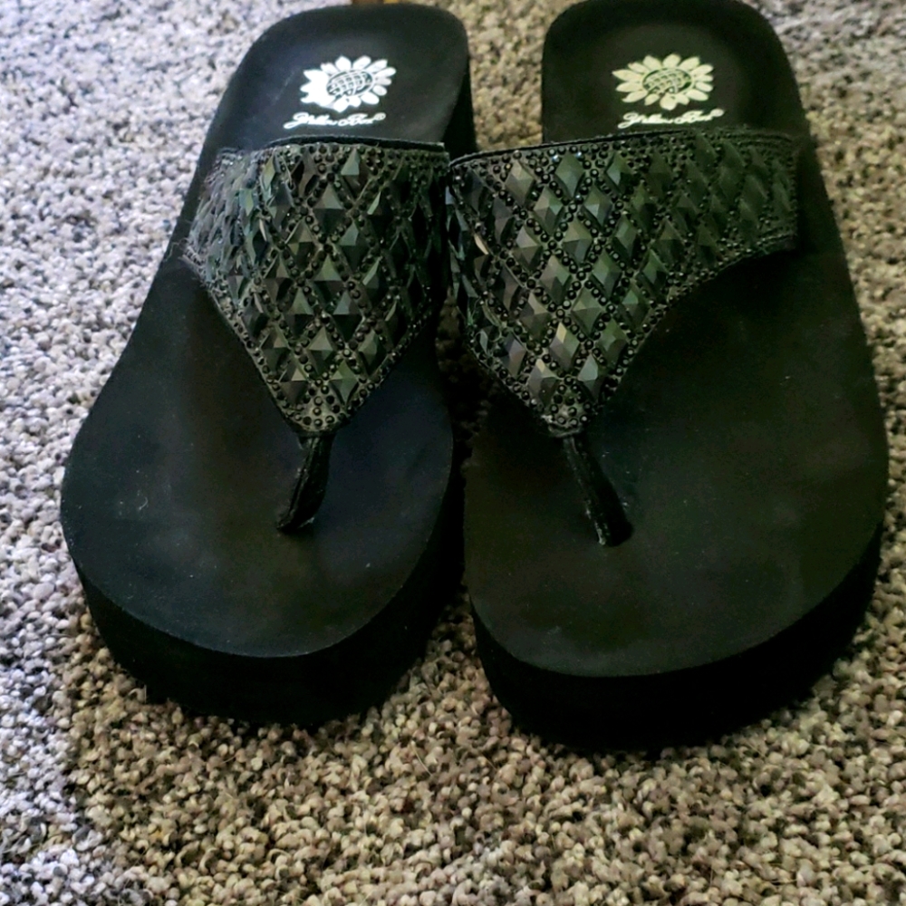 Yellow Box Flip flops